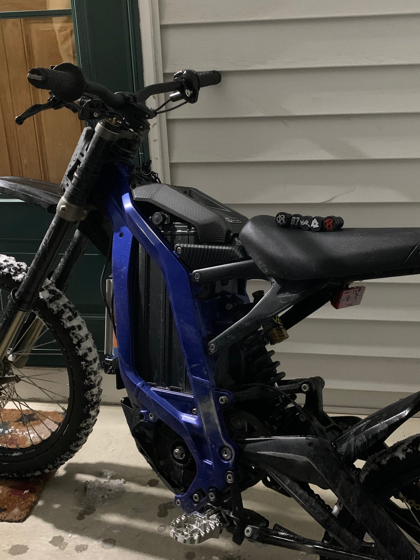 Fully Custom Floating Bar Ends