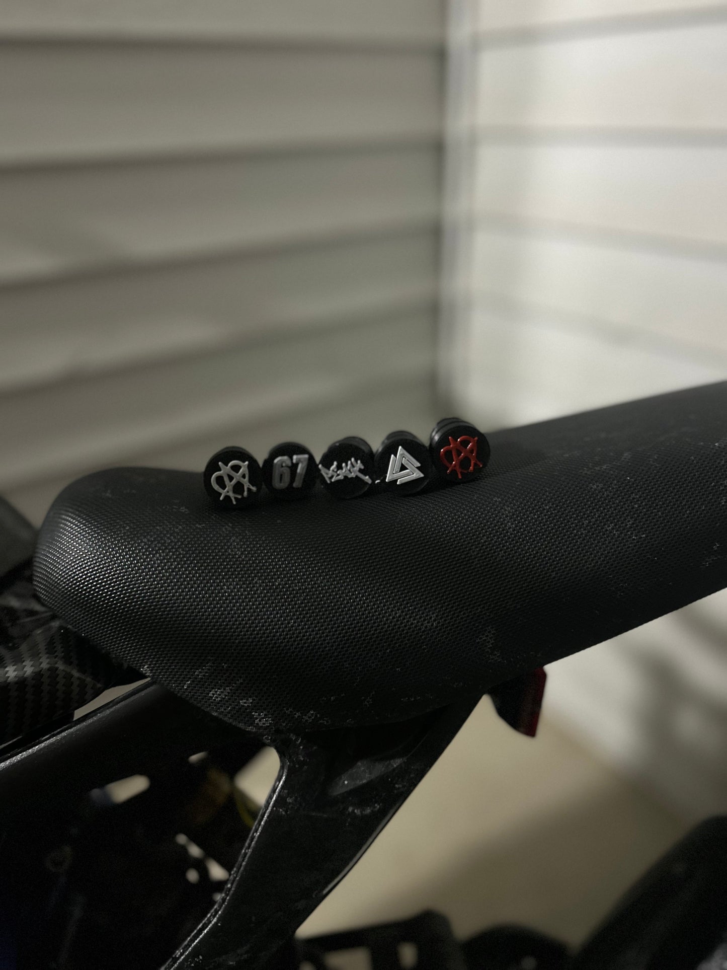 Fully Custom Floating Bar Ends