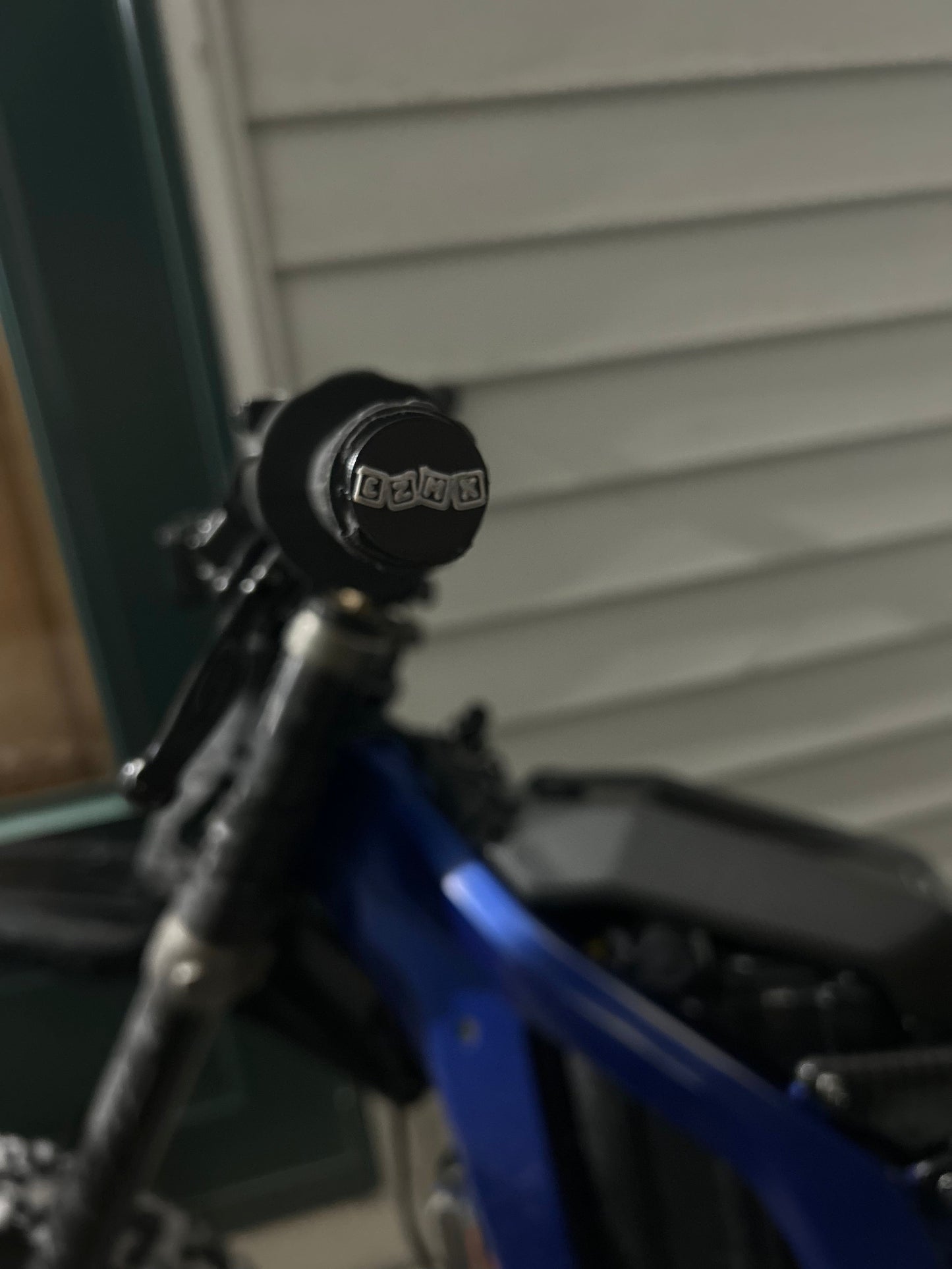 Fully Custom Floating Bar Ends